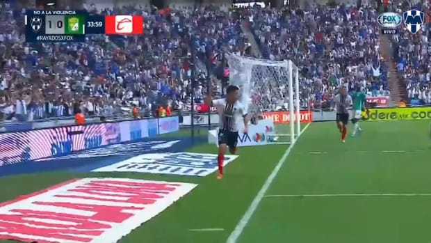 González's perfect hat-trick against Club León